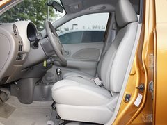 东风日产  玛驰 1.5 AT 驾驶席座椅正视图