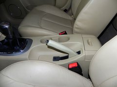 奇瑞A3 2010款 两厢 1.6L 手动 尊贵型