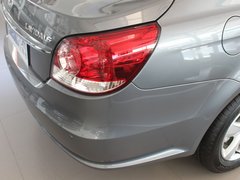 上海大众 朗逸 1.6 MT 车辆右后大灯45度视角