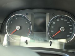 上海大众  朗逸 1.6 AT 方向盘后方仪表盘