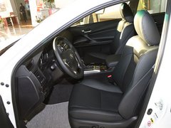 一汽丰田  全新锐志 2.5V AT 驾驶席座椅前45度视图