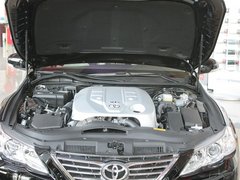 一汽丰田  全新锐志 2.5V AT 发动机局部特写