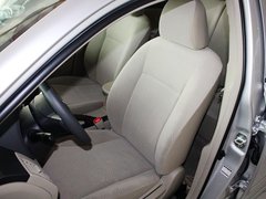 一汽丰田  卡罗拉 1.6 MT 驾驶席座椅前45度视图