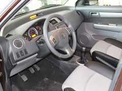 长安铃木  雨燕 1.5 MT 中控台左侧