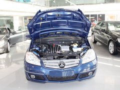 奔驰(进口)  A160 1.5 CVT 车辆发动机舱整体