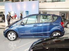 奔驰(进口)  A160 1.5 CVT 车辆左正侧视角