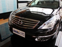 东风日产  公爵 3.5L CVT 车辆车头部分特写