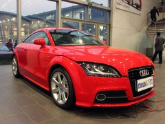 奥迪(进口)  TT 2.0T S-Tronic 车辆右侧45度角