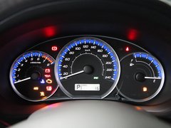 斯巴鲁  森林人 2.0XS AT 方向盘后方仪表台