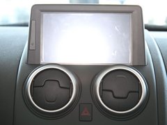 东风日产 逍客 2.0 CVT 中控仪表台上方