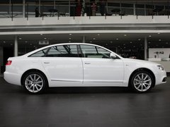一汽奥迪  A6L 2.4 CVT 车辆正右侧