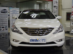 北京现代 第八代索纳塔 2.0 LUX AT 车头正面视角