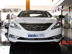 北京现代  第八代索纳塔 2.4 TOP AT 车头正面视角