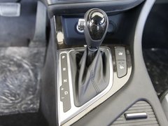 东风悦达起亚  起亚K5 2.0 AT 挂档把手特写度特写