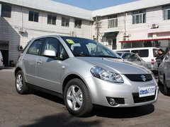 长安铃木  天语SX4 1.6 AT 车辆右侧45度角