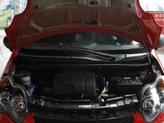 比亚迪  1.0L 手动 发动机局部特写