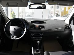 雷诺  风朗 2.0 CVT 中控台整体
