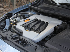 雷诺  风朗 2.0 CVT 发动机主体特写