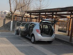 逸致 2011款 1.8L CVT 豪华多功能版 7座