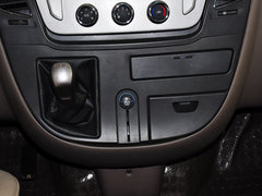 新途V80 2011款 2.5T 手动 短轴低顶尊杰版