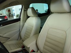 上海大众  新PASSAT 2.0TSI DSG 前排座椅中央中间