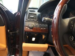 玛莎拉蒂  总裁Quattroporte 4.7 AT 方向盘左后仪表台