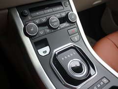 路虎 极光 2.0T AT 中控台仪表下方45度特写