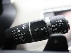 路虎  极光 2.0T AT 方向盘右侧控制杆