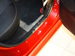 标致207 2011款 三厢 1.4L 手动 驭乐版