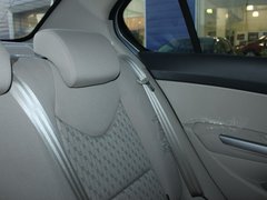 标致408 2011款 1.6L 手动 舒适版