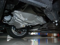 东风标致  标致408 2.0 MT 前发动机底部特写