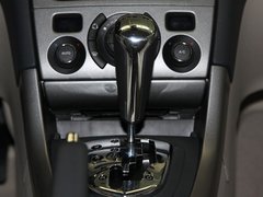 东风标致  标致408 2.0 AT 挂档把手特写度特写