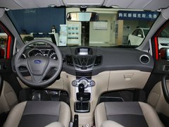 长安福特  新嘉年华两厢 1.5 AT 中控台整体