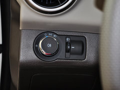 爱唯欧 2011款 三厢 1.4SL 手动 
