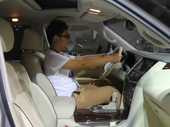 日产(进口) 途乐 5.6 AT