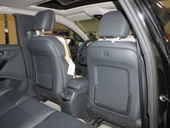 东风标致  508 2.3 AT 第一排座椅靠背后方