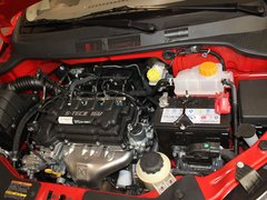 雪佛兰  新赛欧 两厢 1.4SX EMT 发动机主体特写