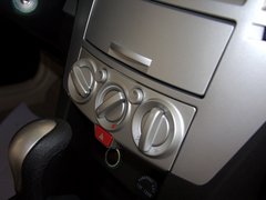 野马F10 2011款 1.5L 手动 尊贵型 5座