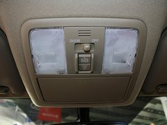 一汽丰田  RAV4 2.0 AT 前排车顶中央特写