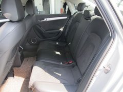 一汽奥迪 A4L 2.0 TFSI(155kW) CVT 第二排座椅正视图