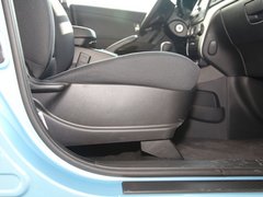 双龙汽车  柯兰多 2.0T AT 副驾驶席坐垫侧面特写