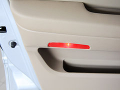 享御 2011款 2.0 自动 四驱豪华导航版 5座