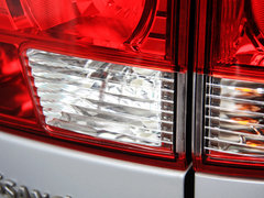 享御 2011款 2.0 自动 四驱豪华导航版 5座