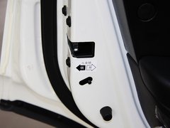 爱腾 2011款 2.0T 自动 两驱豪华导航版 5座