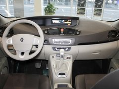 雷诺  2.0L CVT 中控台整体
