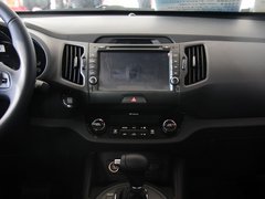 东风悦达起亚  2.0L 自动 中控仪表台总特写