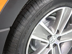 Polo 2012款 Cross Polo 1.6L MT 