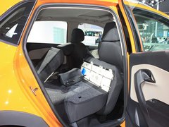 Polo 2012款 Cross Polo 1.6L MT 
