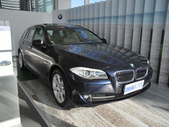 宝马(进口) 530i 3.0L AT 车辆右侧45度角