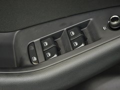 奥迪Q5 2012款 2.0TSI 动感型 5座